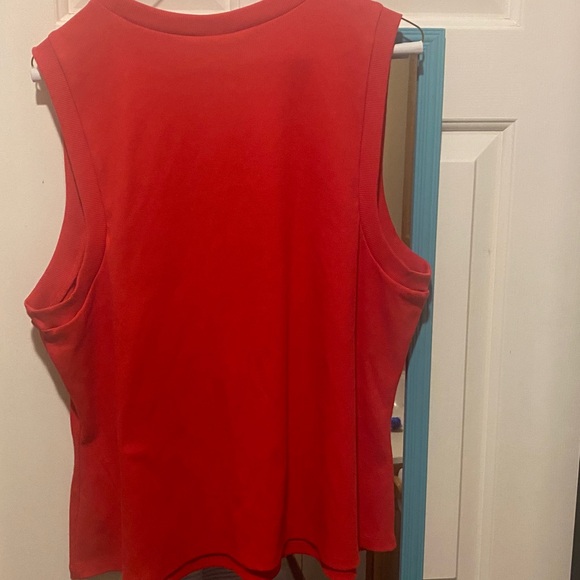 Ava & Viv Red Sleeveless Tank Top - Picture 3 of 4